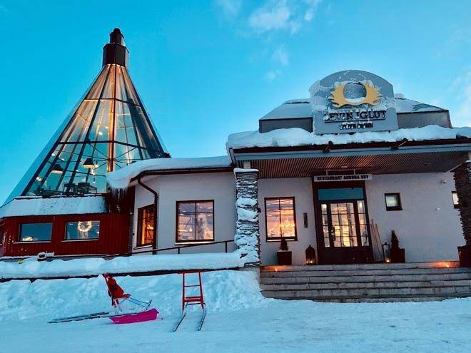 Golden crown iglu