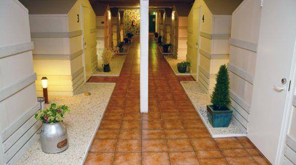 Hotel tent