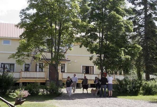 Maatilamatkailu tuhannen tarinan talo oy
