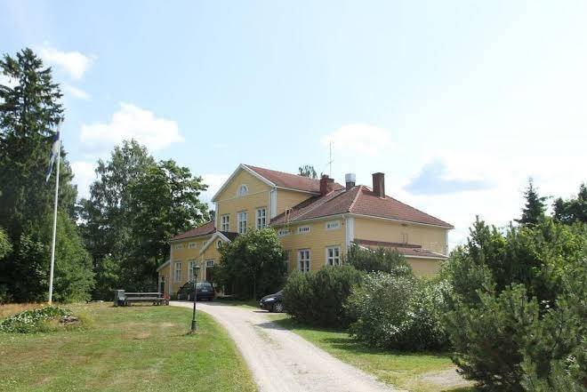 Lylyinen manor