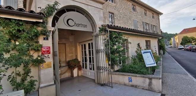 Hotel restaurant chartron