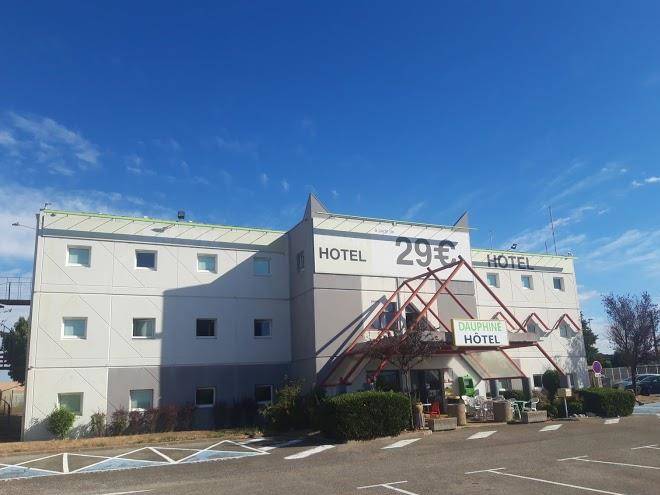 Le dauphine hotel