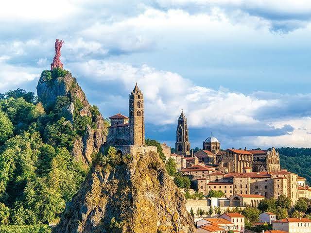 La colline aux cabanes