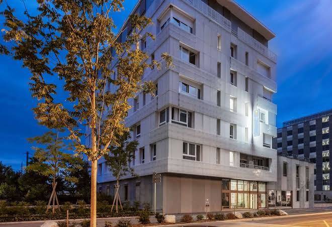 Comfort Suites Porte De Geneve Image