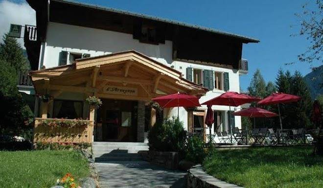 Hotel De L'arveyron Image