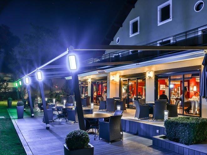 Hotel restaurant baud