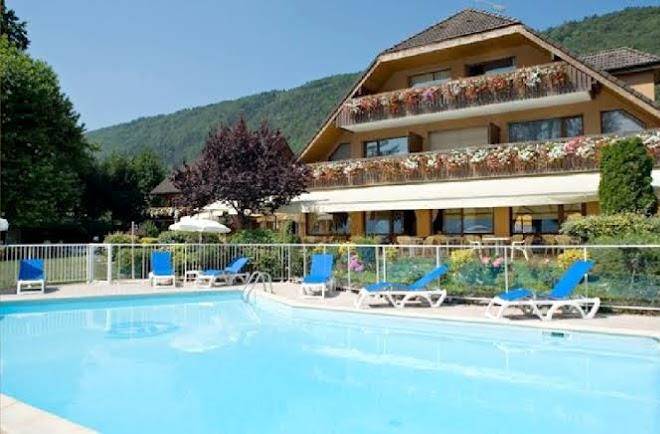 Lauberge de letraz nouveau black bass hotel