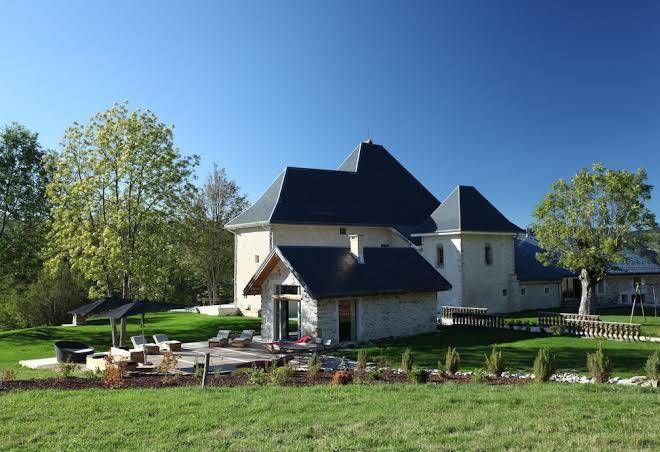 Chateau Des Girards Image