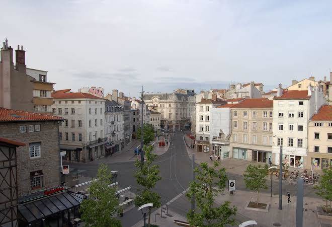 Hotel De La Tour Image