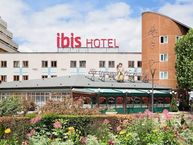 Ibis saint etienne la terrasse