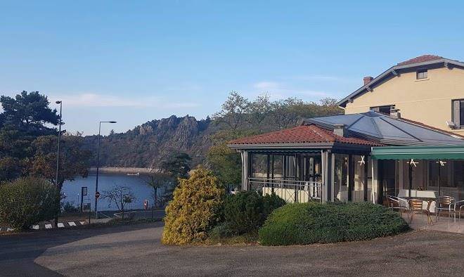 Pavillon Du Lac Image