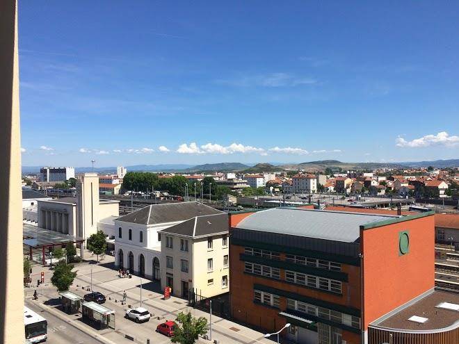 Dormir A Clermont Ferrand New York City Image