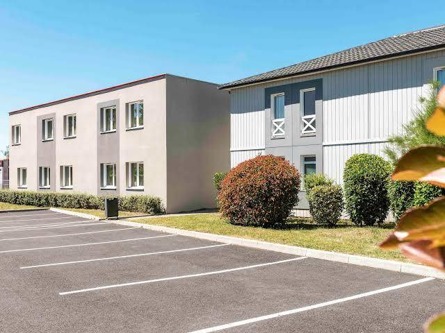 Ibis Issoire Image