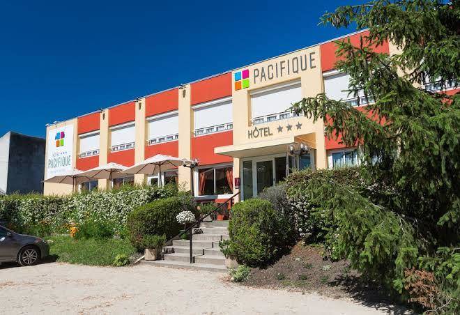 Hotel le pacifique riom