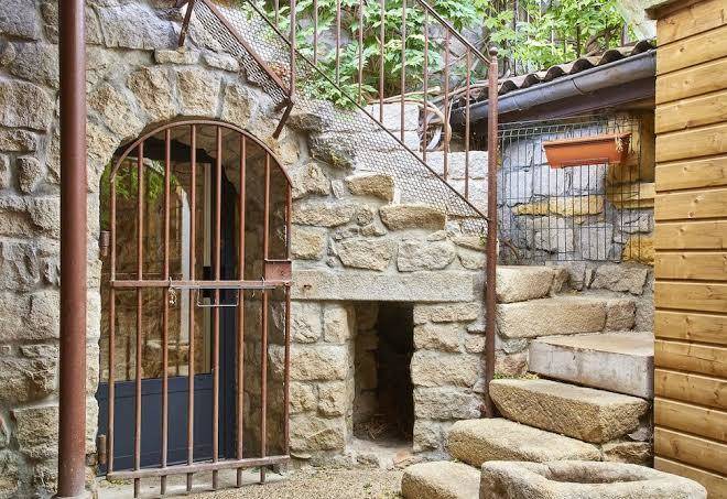 Aux prisons de montagny