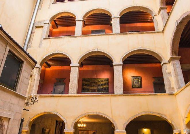 Cour des loges lyon a radisson collection hotel