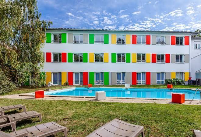 Hotel full colors