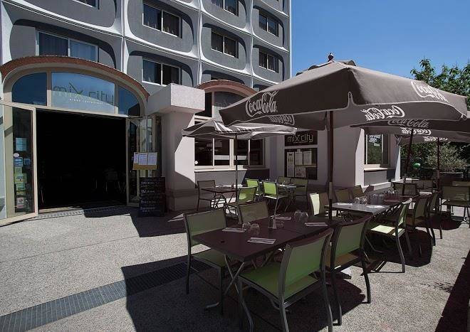 Restaurant mix city