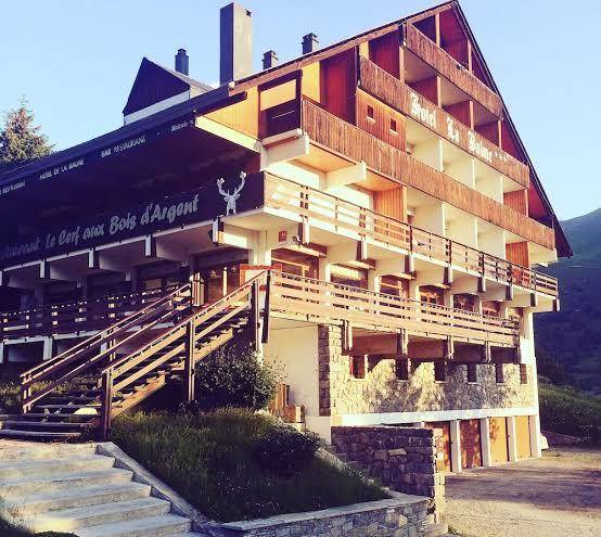 Hotel la balme et son restaurant le cerf aux bois d'argent