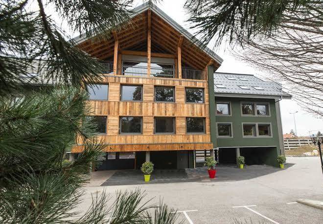 Les cabanes de la maison rouge