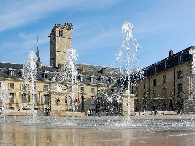 Aparthotel adagio access dijon republique