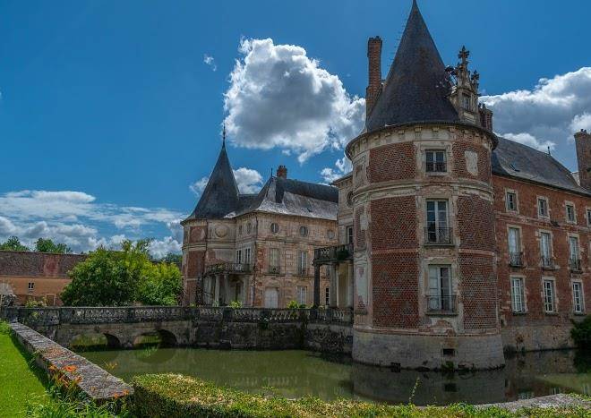 Chateau De Longecourt En Plaine Image