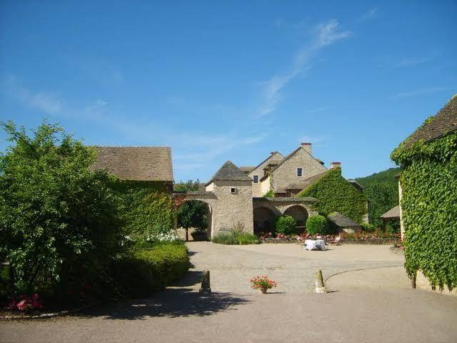 Hotel le hameau de barboron salle de mariage 21