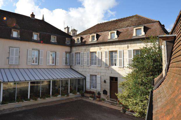Hotel des cymaises