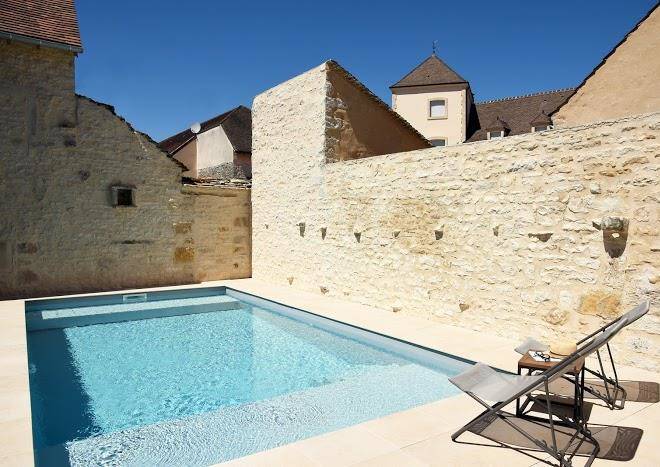 Chambres et table d'hotes piscine meursault le charles v