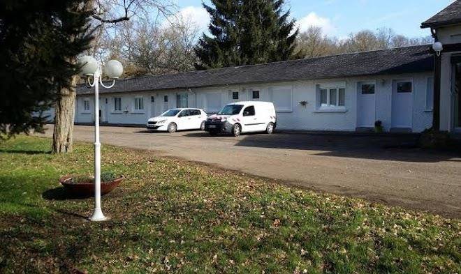 Motel Les Broussailles Image