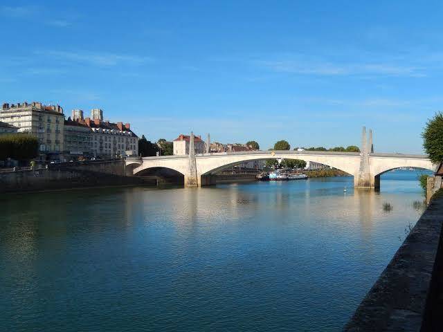 Hotel kyriad chalon sur saone