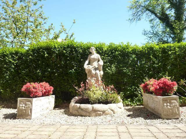 Hotel A La Renommee Image