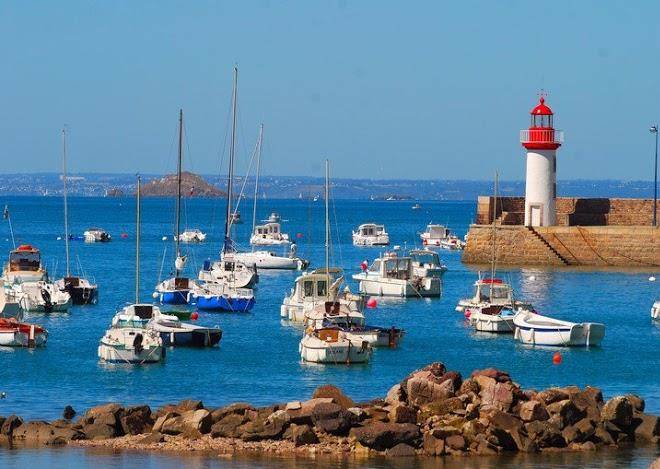 Hotel De Matignon A 5mn Des Plages De Sable Fin Image