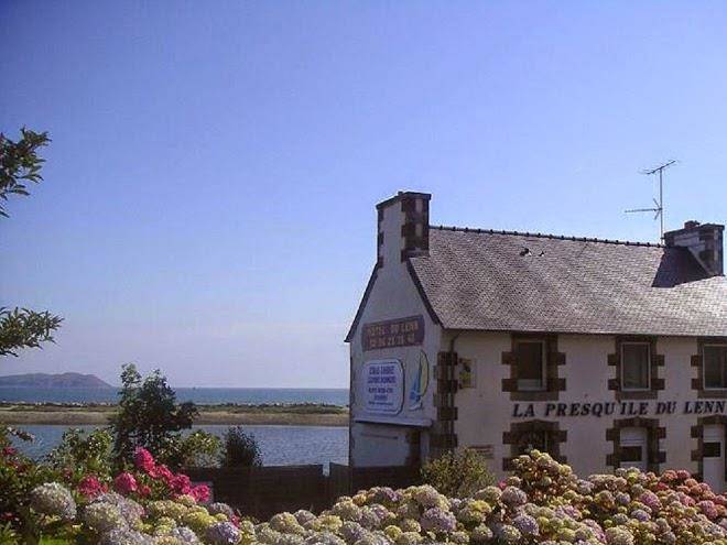 Location vacances hotel perros guirec