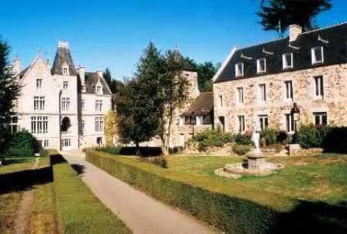 Logis hotel chateau du val