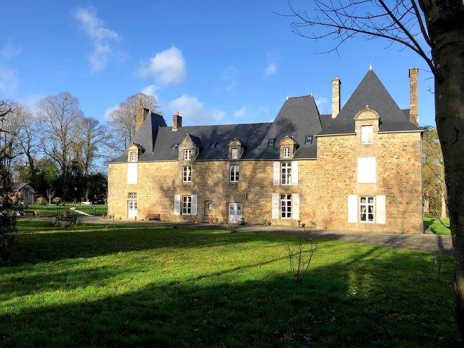 Chateau la croix chemin