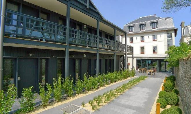 Hotel restaurant ar iniz