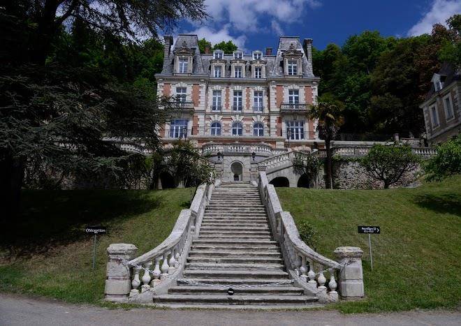 Art hotel tours