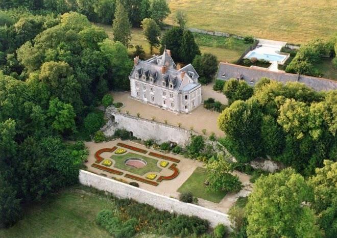 Chateau de vaugrignon sarl de grandmaison