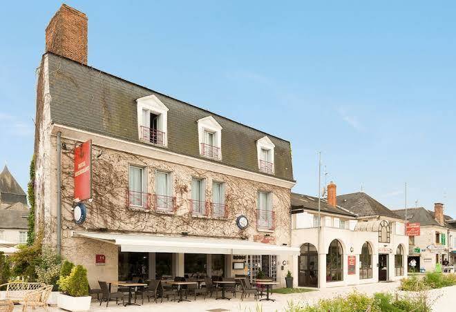 Le cheval rouge