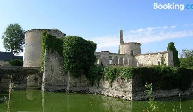 Le vieux chateau de hommes