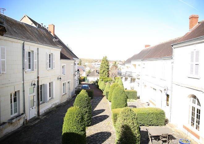 Aux Portes Du Chateau Image