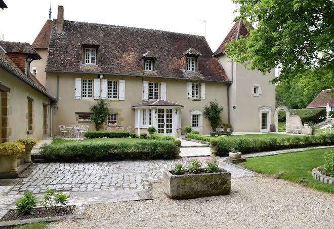 Le petit chateau de sainte colombe