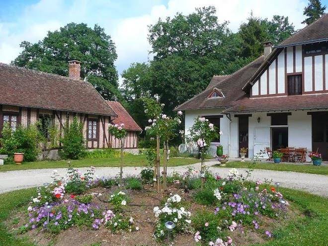 Communs De Bon Hotel Image