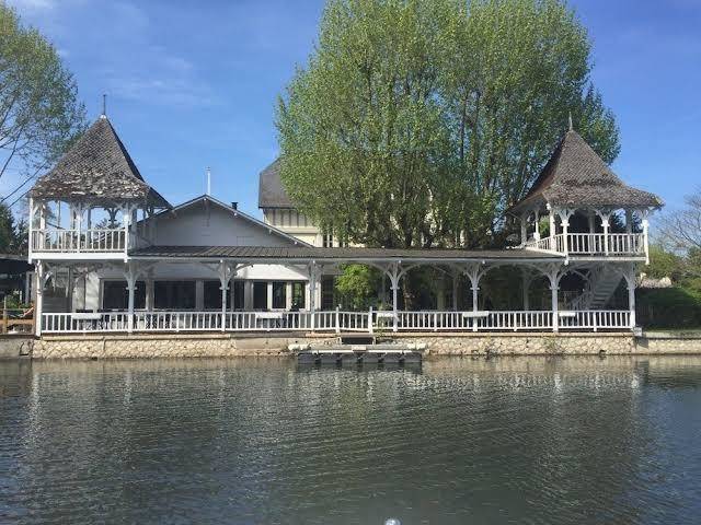 Logis hotel le pavillon bleu