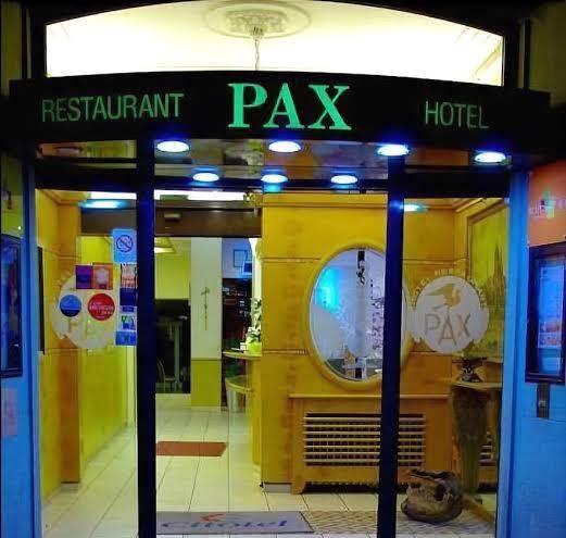 Hotel pax