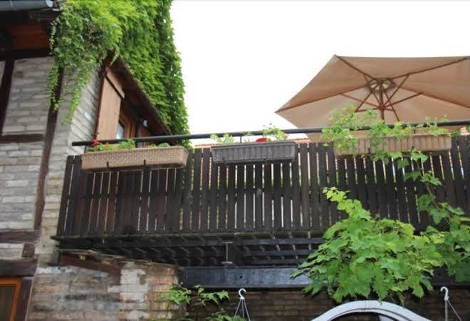 La Cour De J'anne Image