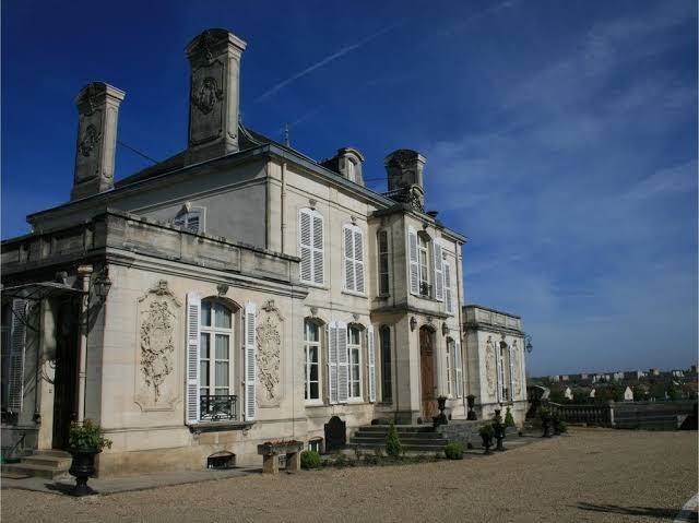 Chateau Du Clos Mortier Image