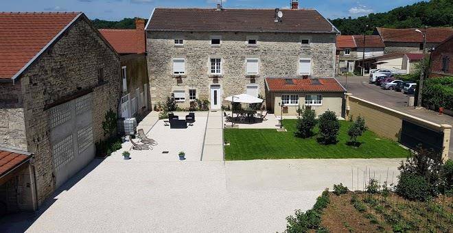 Les Lilas Roses Image