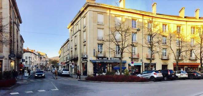Cafe hotel bar central